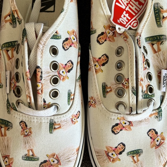 Vans Hula Girl Aloha Classic Low Top Lace Up. NWT. Rare. - Picture 8 of 9